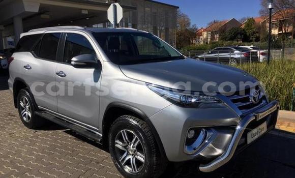 Acheter Occasion Voiture Toyota Fortuner Gris à Bhunya, Manzini Acheter Occasion Voiture Toyota Fortuner Gris à Bhunya, Manzini