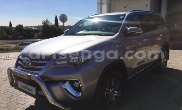 Acheter Occasion Voiture Toyota Fortuner Gris à Bhunya, Manzini Acheter Occasion Voiture Toyota Fortuner Gris à Bhunya, Manzini