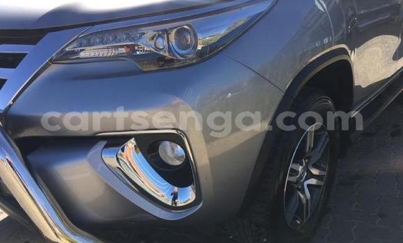 Acheter Occasion Voiture Toyota Fortuner Gris à Bhunya, Manzini Acheter Occasion Voiture Toyota Fortuner Gris à Bhunya, Manzini