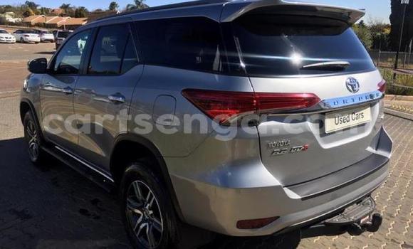 Acheter Occasion Voiture Toyota Fortuner Gris à Bhunya, Manzini Acheter Occasion Voiture Toyota Fortuner Gris à Bhunya, Manzini