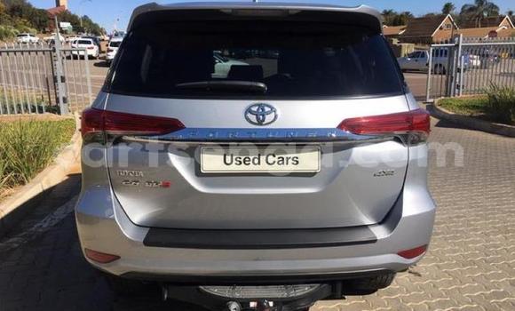 Acheter Occasion Voiture Toyota Fortuner Gris à Bhunya, Manzini Acheter Occasion Voiture Toyota Fortuner Gris à Bhunya, Manzini