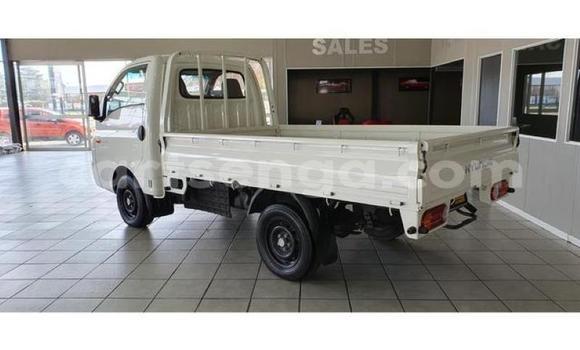Nunua Ilio tumika Hyundai H200 White Gari ndani ya Mbabane nchini Manzini Nunua Ilio tumika Hyundai H200 White Gari ndani ya Mbabane nchini Manzini