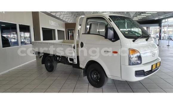Nunua Ilio tumika Hyundai H200 White Gari ndani ya Mbabane nchini Manzini Nunua Ilio tumika Hyundai H200 White Gari ndani ya Mbabane nchini Manzini