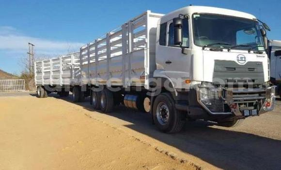 Nunua Ilio tumika Nissan UD White Lori ndani ya Mbabane nchini Manzini Nunua Ilio tumika Nissan UD White Lori ndani ya Mbabane nchini Manzini