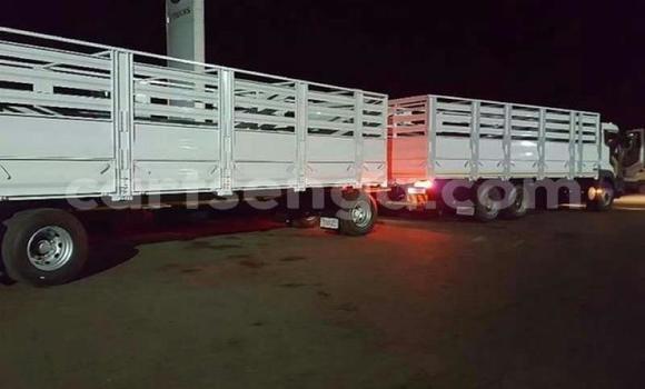 Nunua Ilio tumika Nissan UD White Lori ndani ya Mbabane nchini Manzini Nunua Ilio tumika Nissan UD White Lori ndani ya Mbabane nchini Manzini