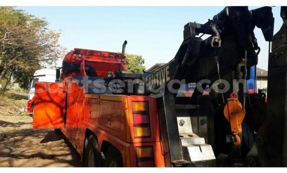Nunua Ilio tumika Iveco Cargo Red Lori ndani ya Mbabane nchini Manzini Nunua Ilio tumika Iveco Cargo Red Lori ndani ya Mbabane nchini Manzini