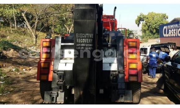 Nunua Ilio tumika Iveco Cargo Red Lori ndani ya Mbabane nchini Manzini Nunua Ilio tumika Iveco Cargo Red Lori ndani ya Mbabane nchini Manzini