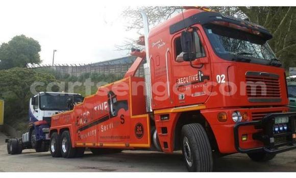 Nunua Ilio tumika Iveco Cargo Red Lori ndani ya Mbabane nchini Manzini Nunua Ilio tumika Iveco Cargo Red Lori ndani ya Mbabane nchini Manzini