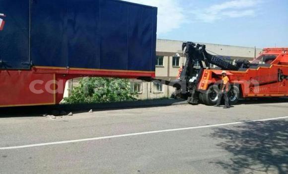 Nunua Ilio tumika Iveco Cargo Red Lori ndani ya Mbabane nchini Manzini Nunua Ilio tumika Iveco Cargo Red Lori ndani ya Mbabane nchini Manzini