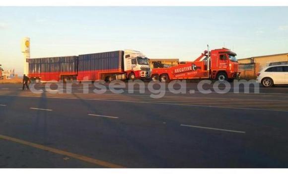 Nunua Ilio tumika Iveco Cargo Red Lori ndani ya Mbabane nchini Manzini Nunua Ilio tumika Iveco Cargo Red Lori ndani ya Mbabane nchini Manzini