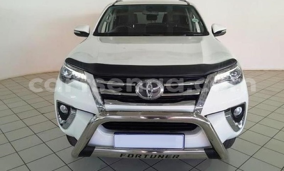 Buy Used Toyota Fortuner White Car in Mbabane in Manzini Buy Used Toyota Fortuner White Car in Mbabane in Manzini