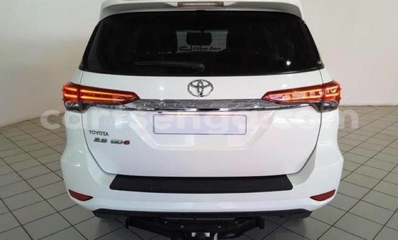 Buy Used Toyota Fortuner White Car in Mbabane in Manzini Buy Used Toyota Fortuner White Car in Mbabane in Manzini