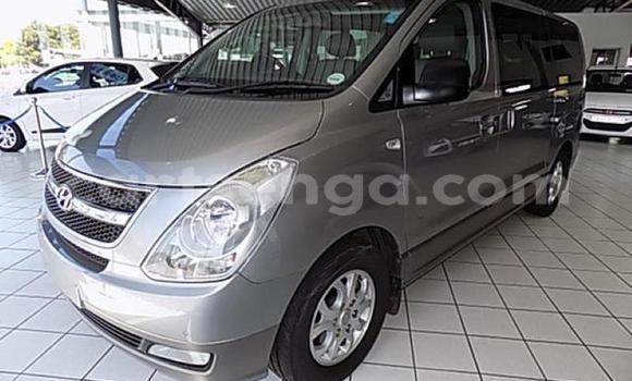 Acheter Occasion Voiture Hyundai H1 Blanc à Bhunya, Manzini Acheter Occasion Voiture Hyundai H1 Blanc à Bhunya, Manzini