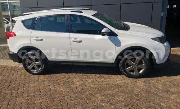Acheter Occasion Voiture Toyota RAV4 Blanc à Bhunya, Manzini Acheter Occasion Voiture Toyota RAV4 Blanc à Bhunya, Manzini