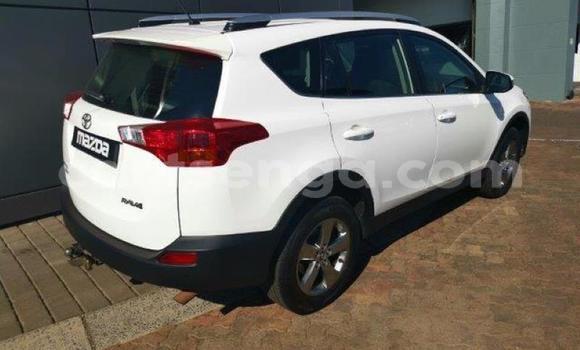 Acheter Occasion Voiture Toyota RAV4 Blanc à Bhunya, Manzini Acheter Occasion Voiture Toyota RAV4 Blanc à Bhunya, Manzini