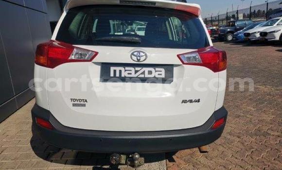 Acheter Occasion Voiture Toyota RAV4 Blanc à Bhunya, Manzini Acheter Occasion Voiture Toyota RAV4 Blanc à Bhunya, Manzini