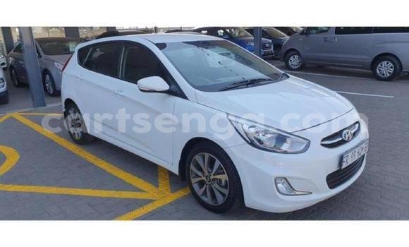 Buy Used Hyundai Accent White Car in Ezulwini in Hhohho Buy Used Hyundai Accent White Car in Ezulwini in Hhohho