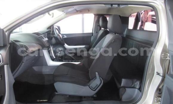 Acheter Occasion Voiture Mazda BT-50 Beige à Mbabane, Manzini Acheter Occasion Voiture Mazda BT-50 Beige à Mbabane, Manzini