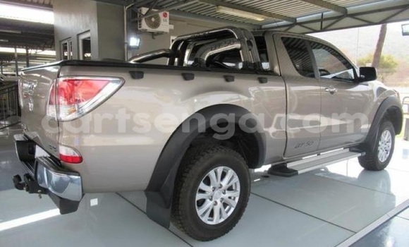 Acheter Occasion Voiture Mazda BT-50 Beige à Mbabane, Manzini Acheter Occasion Voiture Mazda BT-50 Beige à Mbabane, Manzini
