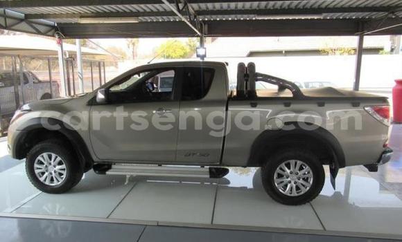 Acheter Occasion Voiture Mazda BT-50 Beige à Mbabane, Manzini Acheter Occasion Voiture Mazda BT-50 Beige à Mbabane, Manzini