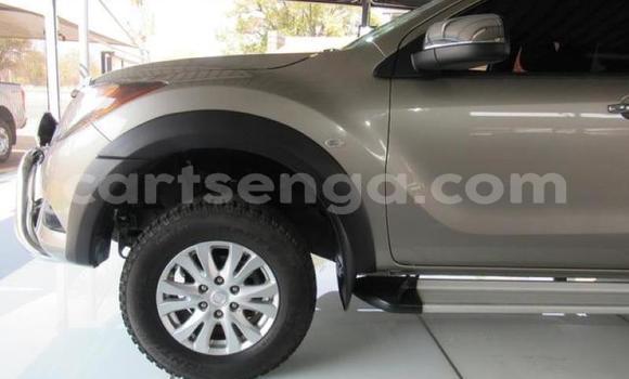 Acheter Occasion Voiture Mazda BT-50 Beige à Mbabane, Manzini Acheter Occasion Voiture Mazda BT-50 Beige à Mbabane, Manzini