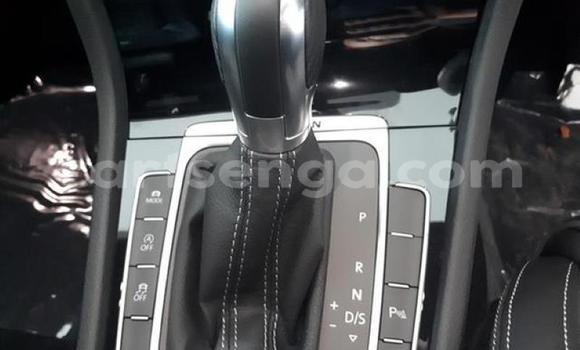 Nunua Ilio tumika Volkswagen Golf R White Gari ndani ya Manzini nchini Manzini Nunua Ilio tumika Volkswagen Golf R White Gari ndani ya Manzini nchini Manzini