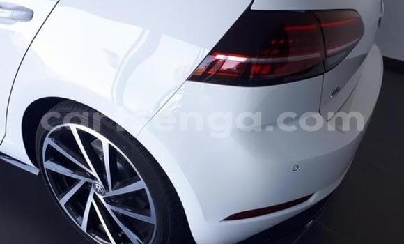 Nunua Ilio tumika Volkswagen Golf R White Gari ndani ya Manzini nchini Manzini Nunua Ilio tumika Volkswagen Golf R White Gari ndani ya Manzini nchini Manzini