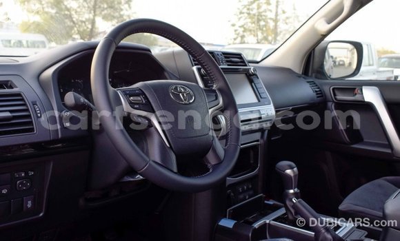 Nunua Imported Toyota Land Cruiser Black Gari ndani ya Import - Dubai nchini Hhohho Nunua Imported Toyota Land Cruiser Black Gari ndani ya Import - Dubai nchini Hhohho