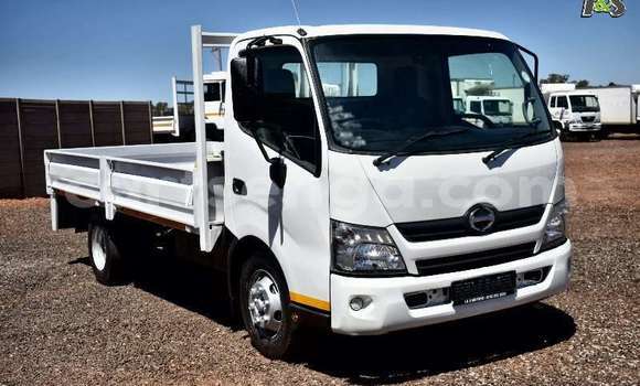 Acheter Occasion Utilitaire Hino 300 Series Blanc à Malkerns, Manzini Acheter Occasion Utilitaire Hino 300 Series Blanc à Malkerns, Manzini