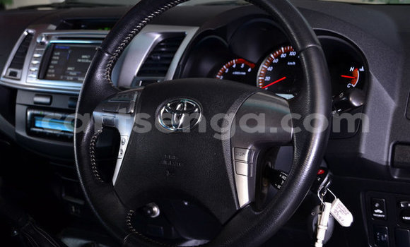 Nunua Ilio tumika Toyota Hilux White Gari ndani ya Hlatikulu nchini Wilaya ya Shiselweni Nunua Ilio tumika Toyota Hilux White Gari ndani ya Hlatikulu nchini Wilaya ya Shiselweni