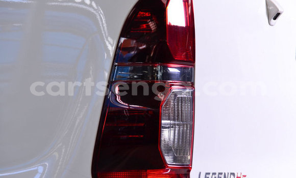 Nunua Ilio tumika Toyota Hilux White Gari ndani ya Hlatikulu nchini Wilaya ya Shiselweni Nunua Ilio tumika Toyota Hilux White Gari ndani ya Hlatikulu nchini Wilaya ya Shiselweni