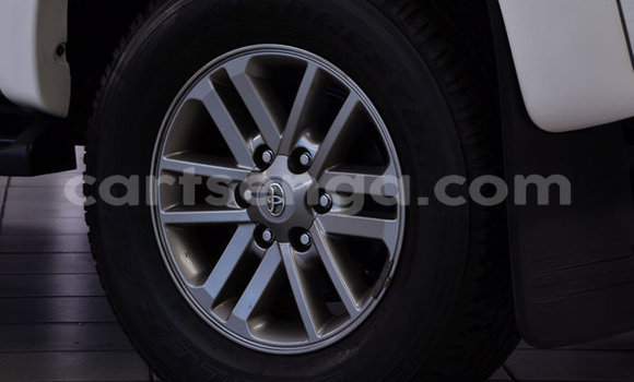 Nunua Ilio tumika Toyota Hilux White Gari ndani ya Hlatikulu nchini Wilaya ya Shiselweni Nunua Ilio tumika Toyota Hilux White Gari ndani ya Hlatikulu nchini Wilaya ya Shiselweni