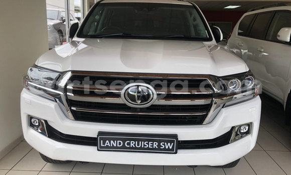 Nunua Ilio tumika Toyota Land Cruiser Prado White Gari ndani ya Ezulwini nchini Hhohho Nunua Ilio tumika Toyota Land Cruiser Prado White Gari ndani ya Ezulwini nchini Hhohho