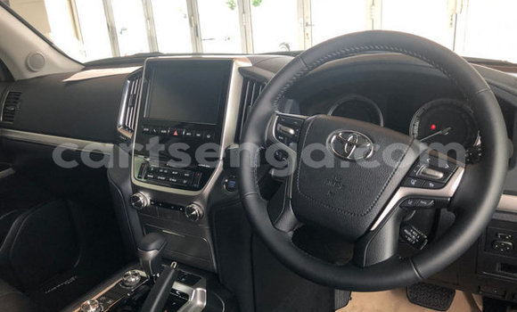 Nunua Ilio tumika Toyota Land Cruiser Prado White Gari ndani ya Ezulwini nchini Hhohho Nunua Ilio tumika Toyota Land Cruiser Prado White Gari ndani ya Ezulwini nchini Hhohho