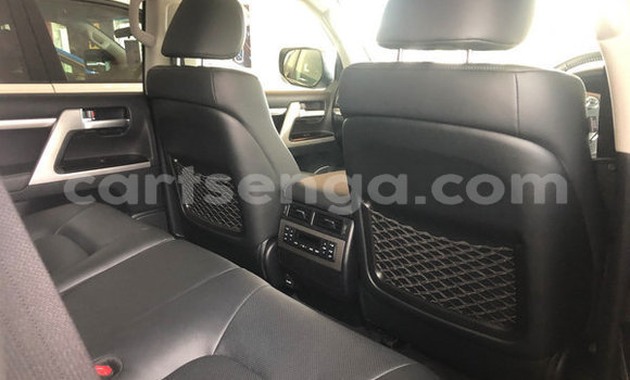 Nunua Ilio tumika Toyota Land Cruiser Prado White Gari ndani ya Ezulwini nchini Hhohho Nunua Ilio tumika Toyota Land Cruiser Prado White Gari ndani ya Ezulwini nchini Hhohho