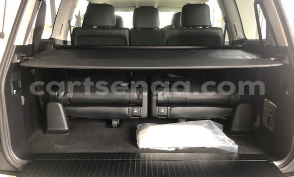 Nunua Ilio tumika Toyota Land Cruiser Prado White Gari ndani ya Ezulwini nchini Hhohho Nunua Ilio tumika Toyota Land Cruiser Prado White Gari ndani ya Ezulwini nchini Hhohho