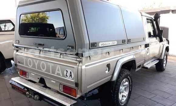 Nunua Ilio tumika Toyota Land Cruiser Brown Gari ndani ya Ezulwini nchini Hhohho Nunua Ilio tumika Toyota Land Cruiser Brown Gari ndani ya Ezulwini nchini Hhohho
