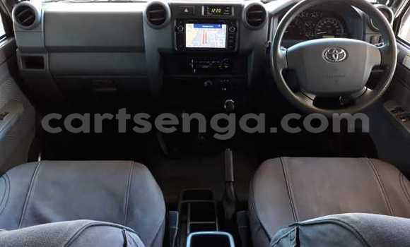 Nunua Ilio tumika Toyota Land Cruiser Brown Gari ndani ya Ezulwini nchini Hhohho Nunua Ilio tumika Toyota Land Cruiser Brown Gari ndani ya Ezulwini nchini Hhohho