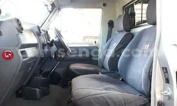 Nunua Ilio tumika Toyota Land Cruiser Brown Gari ndani ya Ezulwini nchini Hhohho Nunua Ilio tumika Toyota Land Cruiser Brown Gari ndani ya Ezulwini nchini Hhohho
