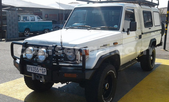 Nunua Ilio tumika Toyota Land Cruiser White Gari ndani ya Ezulwini nchini Hhohho Nunua Ilio tumika Toyota Land Cruiser White Gari ndani ya Ezulwini nchini Hhohho