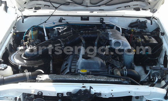 Nunua Ilio tumika Toyota Land Cruiser White Gari ndani ya Ezulwini nchini Hhohho Nunua Ilio tumika Toyota Land Cruiser White Gari ndani ya Ezulwini nchini Hhohho