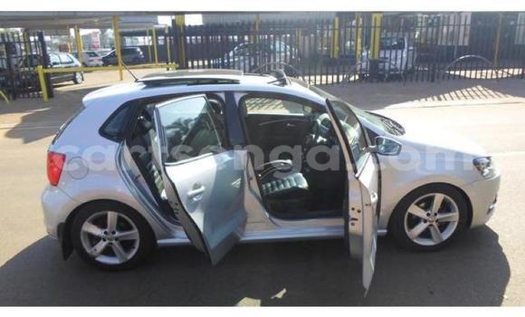 Nunua Ilio tumika Volkswagen Polo Silver Gari ndani ya Big Bend nchini Wilaya ya Lubombo Nunua Ilio tumika Volkswagen Polo Silver Gari ndani ya Big Bend nchini Wilaya ya Lubombo