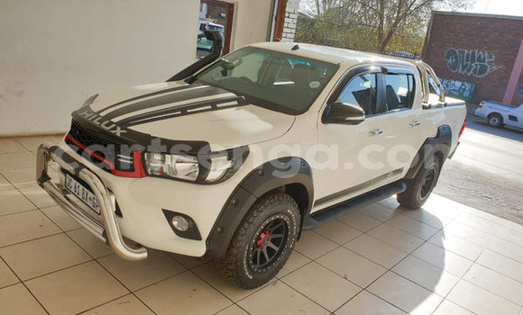Nunua Ilio tumika Toyota Hilux Black Gari ndani ya Hlatikulu nchini Wilaya ya Shiselweni Nunua Ilio tumika Toyota Hilux Black Gari ndani ya Hlatikulu nchini Wilaya ya Shiselweni