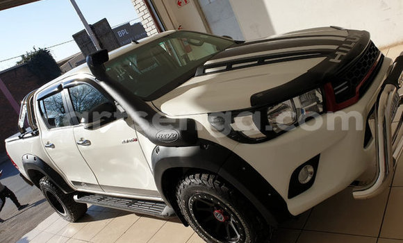 Nunua Ilio tumika Toyota Hilux Black Gari ndani ya Hlatikulu nchini Wilaya ya Shiselweni Nunua Ilio tumika Toyota Hilux Black Gari ndani ya Hlatikulu nchini Wilaya ya Shiselweni