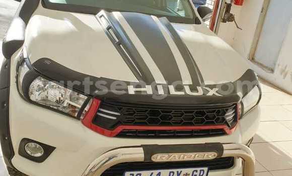 Nunua Ilio tumika Toyota Hilux Black Gari ndani ya Hlatikulu nchini Wilaya ya Shiselweni Nunua Ilio tumika Toyota Hilux Black Gari ndani ya Hlatikulu nchini Wilaya ya Shiselweni
