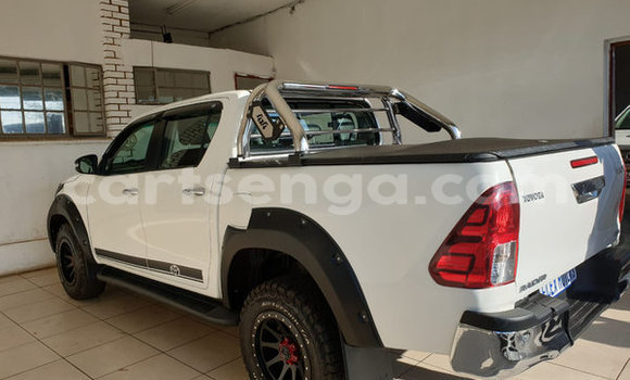 Nunua Ilio tumika Toyota Hilux Black Gari ndani ya Hlatikulu nchini Wilaya ya Shiselweni Nunua Ilio tumika Toyota Hilux Black Gari ndani ya Hlatikulu nchini Wilaya ya Shiselweni