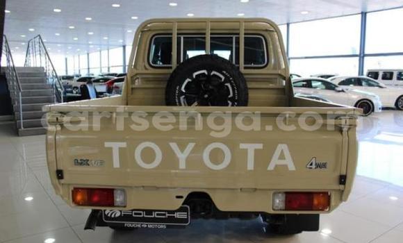 Nunua Ilio tumika Toyota Land Cruiser Prado Brown Gari ndani ya Ezulwini nchini Hhohho Nunua Ilio tumika Toyota Land Cruiser Prado Brown Gari ndani ya Ezulwini nchini Hhohho