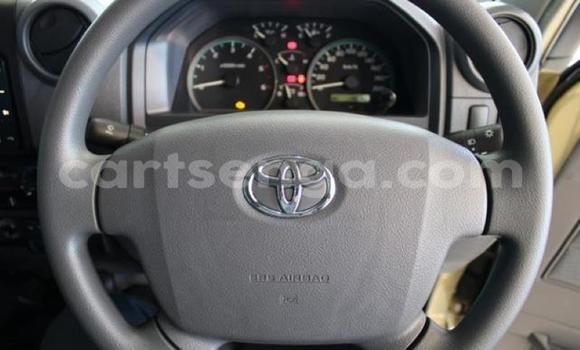 Nunua Ilio tumika Toyota Land Cruiser Prado Brown Gari ndani ya Ezulwini nchini Hhohho Nunua Ilio tumika Toyota Land Cruiser Prado Brown Gari ndani ya Ezulwini nchini Hhohho