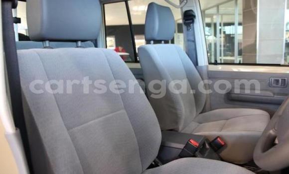 Nunua Ilio tumika Toyota Land Cruiser Prado Brown Gari ndani ya Ezulwini nchini Hhohho Nunua Ilio tumika Toyota Land Cruiser Prado Brown Gari ndani ya Ezulwini nchini Hhohho