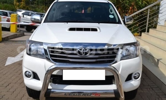 Acheter Occasion Voiture Toyota Hilux Blanc à Bulembu, Hhohho Acheter Occasion Voiture Toyota Hilux Blanc à Bulembu, Hhohho